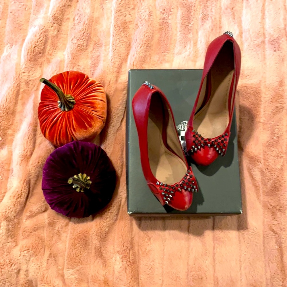 Platform Vince Camuto spiked heels